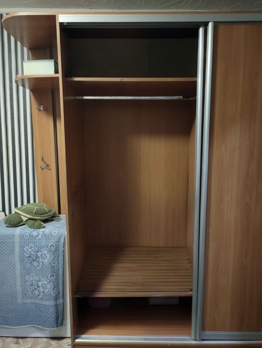 Продам срочно шкаф купе