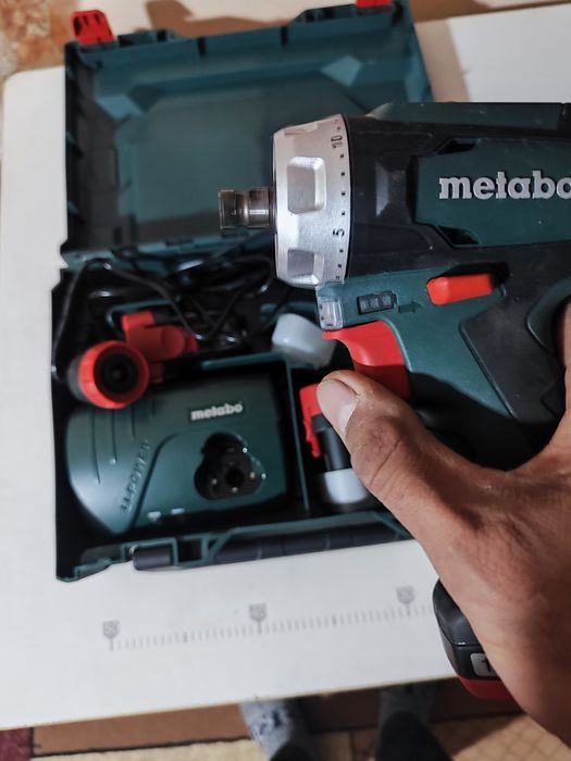 шруповерт metabo