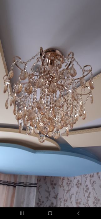 Продам люстру в отличном состоянии