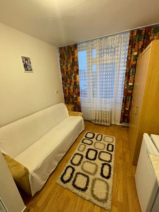 Închiriez camera camin