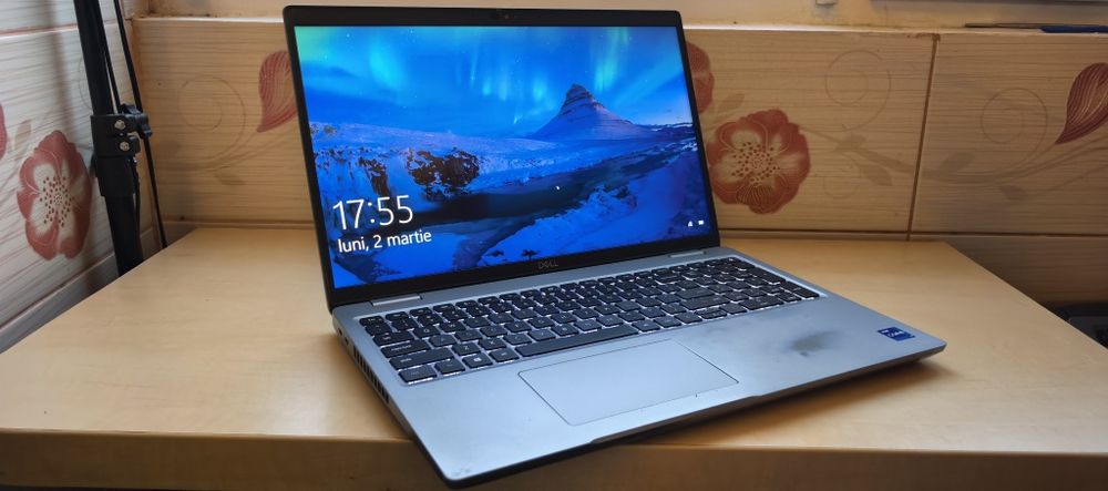 Laptop Dell Latitude 5521_i7-11850H gen 11_12GB DDR4_256GB SSD_15.6FHD