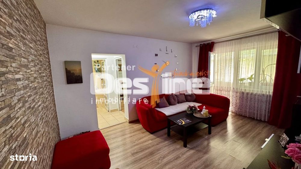Apartament cu 3 camere, semidecomandat - aproape de centru