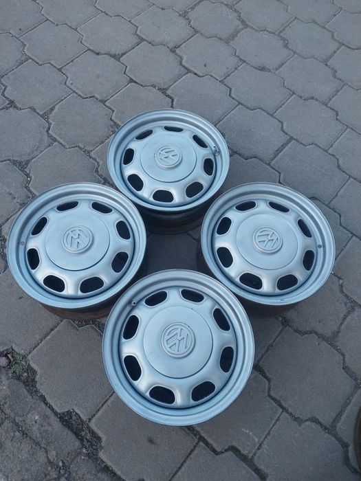 4 диска R13 железные. Пассат, Гольф 3.