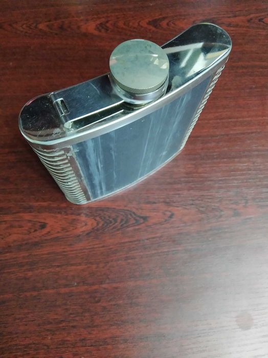 Продаётся фляжка