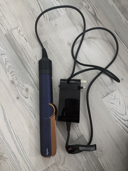 Dyson Airstrait Дайсон фен выпрямитель