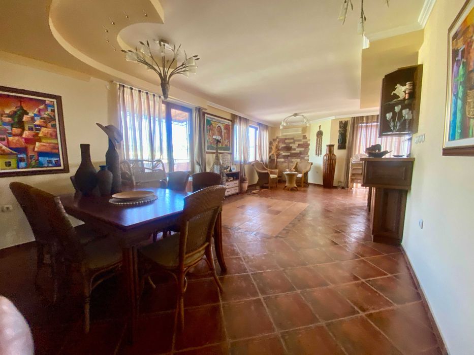 Продава се Двустаен апартамент в к.к. Слънчев бряг - 250 кв.м за 1213 €/кв.м - Снимка #2