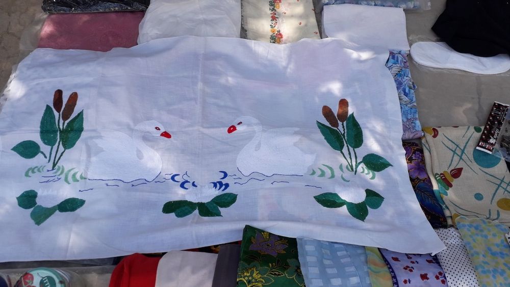 Продаю  ткань  ручной вышивки