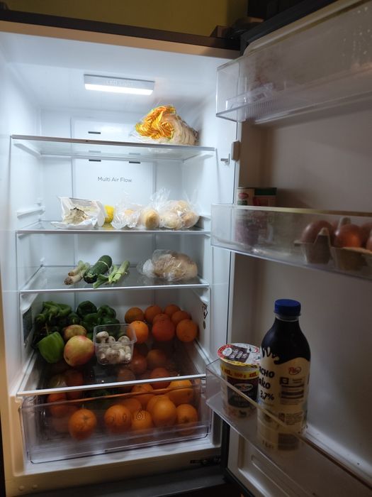 Продавам Хладилник TCL RP318BSE0
Fridge Freezer
