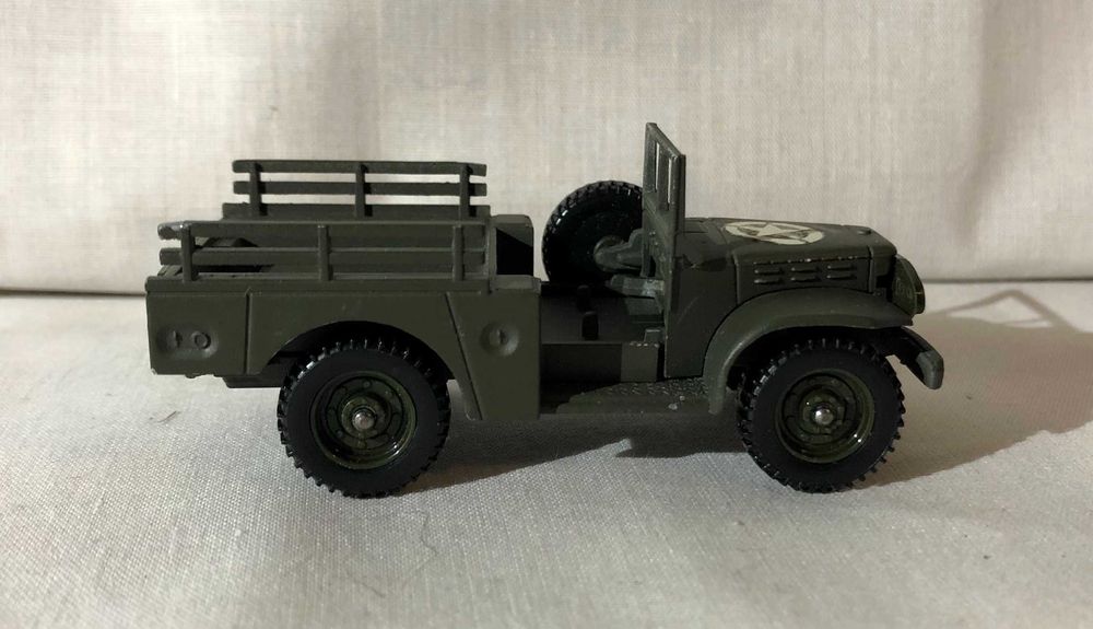 Macheta militara Dodge WC 4x4 USA Solido metal originala