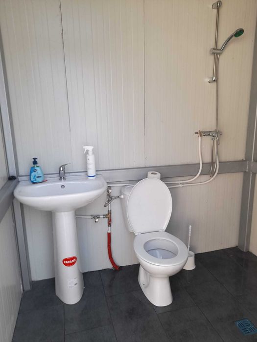 Inchirez apartament cu o camera mare la casa langa Lotus Center