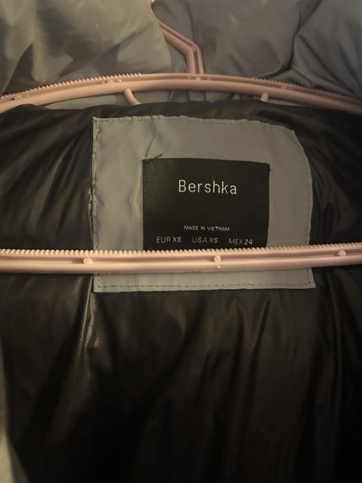 Vand geaca de dama bershka