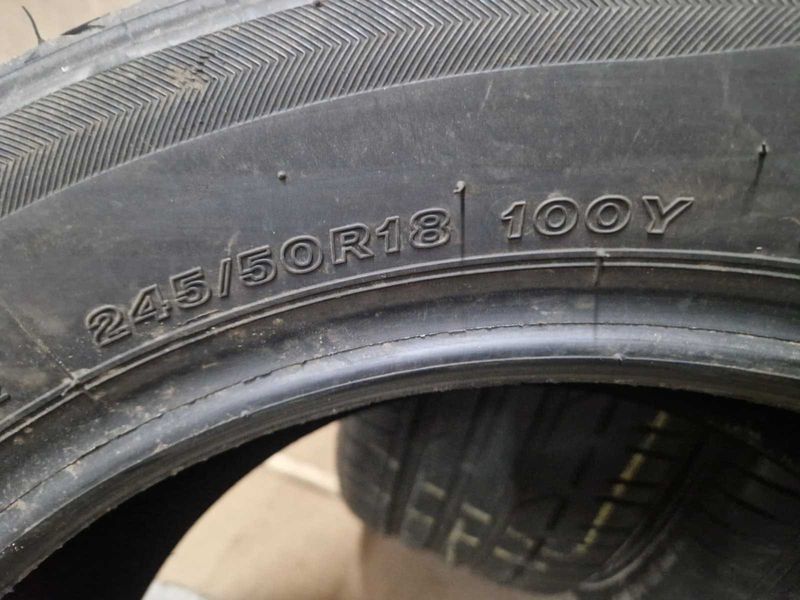 4 Bridgestone R18 245/50
летни гуми
DOT4320
