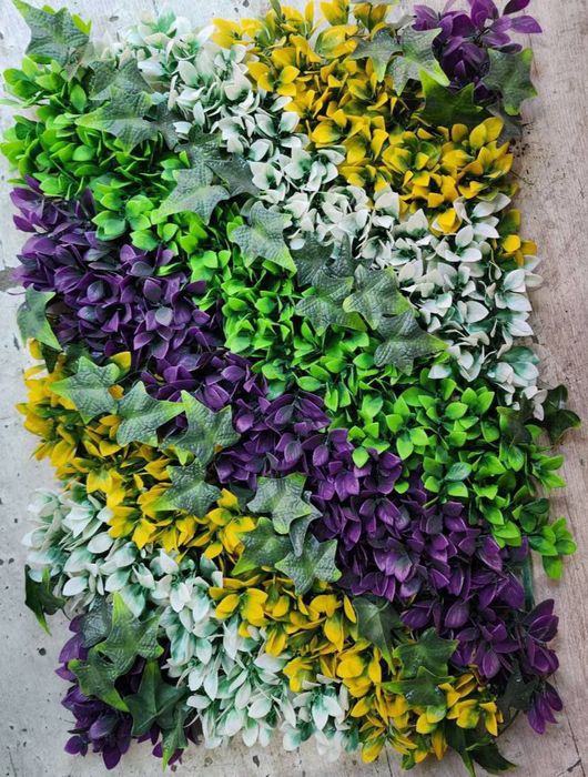 Suniy gazon va zabor