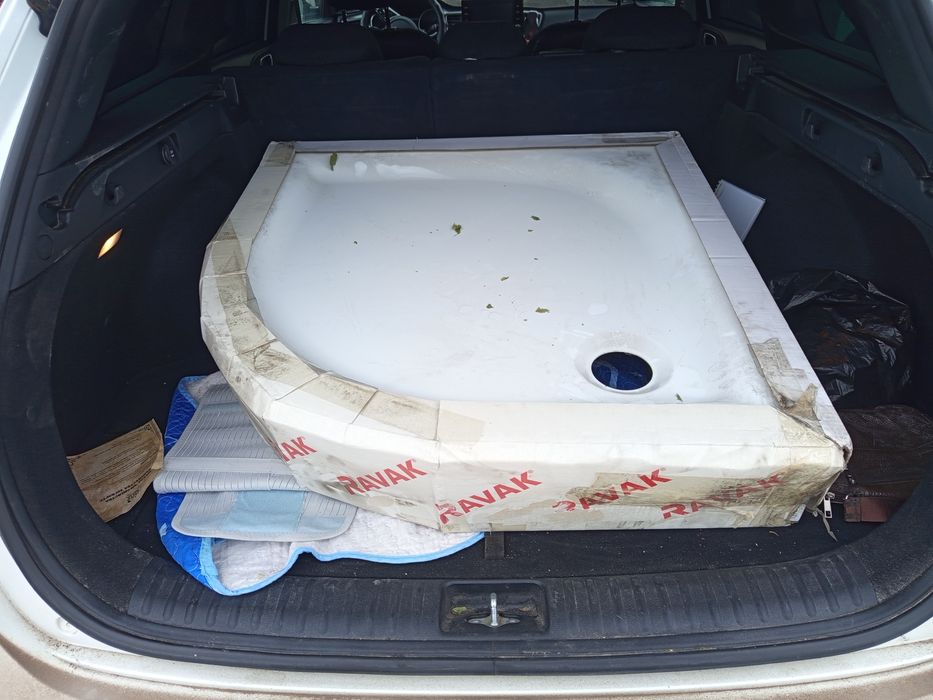 Душевой поддон, дно душевой кабины