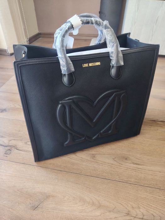 Нова чанта Love Moschino