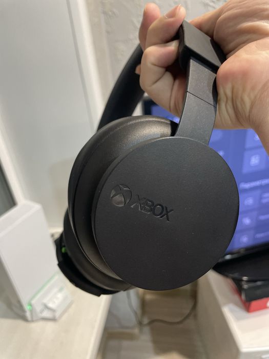 Продам срочно Xbox series S