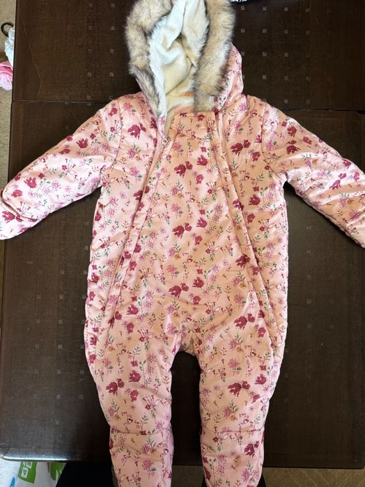 Бебешки якета и космонавти различни размери