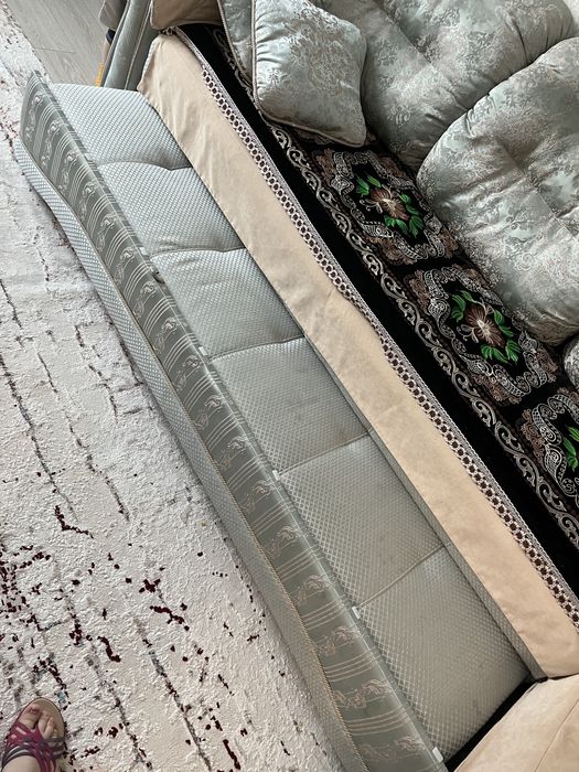 Продам диван угловой