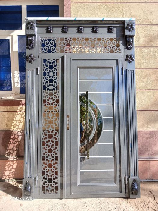 Temir darvoza va eshiklar