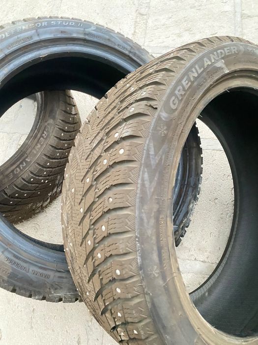 Продам шины 235/45/18