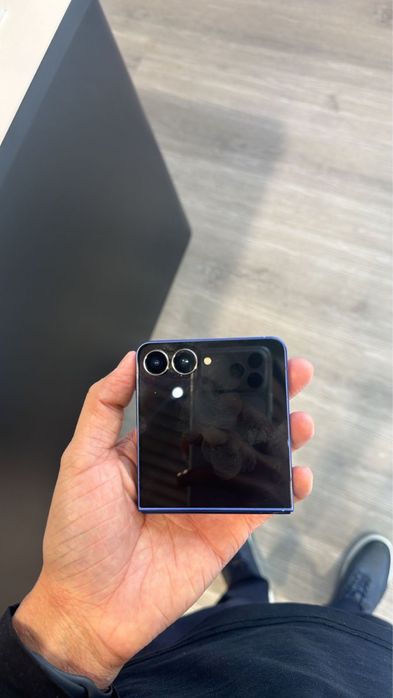 Samsung Z Flip 7 256gb
