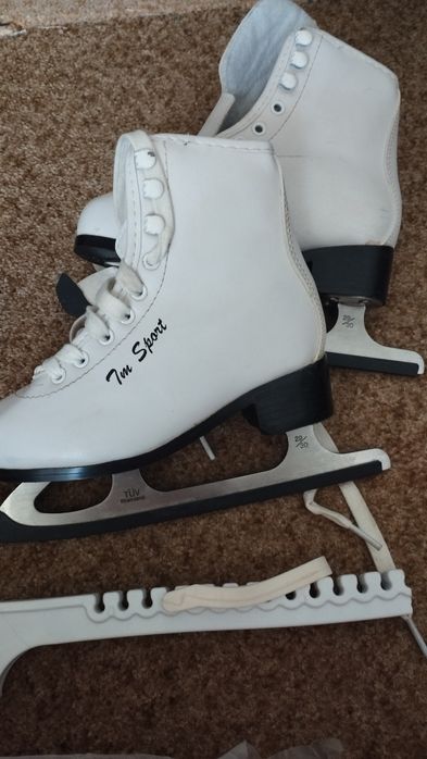 Коньки детские.      .