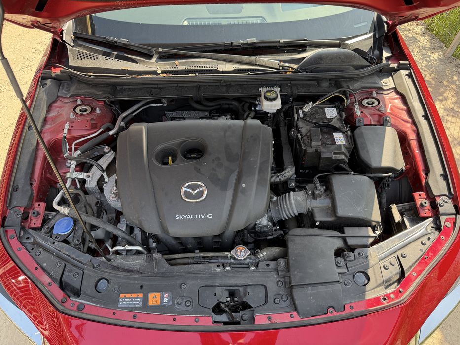 Mazda 3 2022 AUTOMAT 16.000 KM 2.0 BENZINA + ELECTRIC usor avariat / avariate