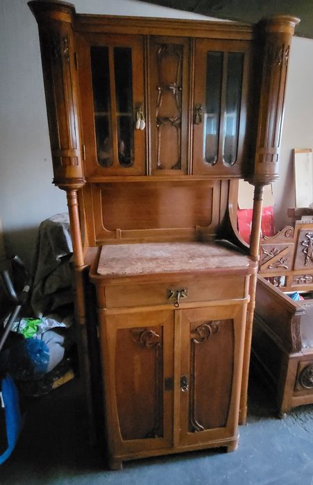 Mobila antica din lemn de trandafir