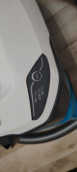 Безмешковый пылесос с аквафильтром