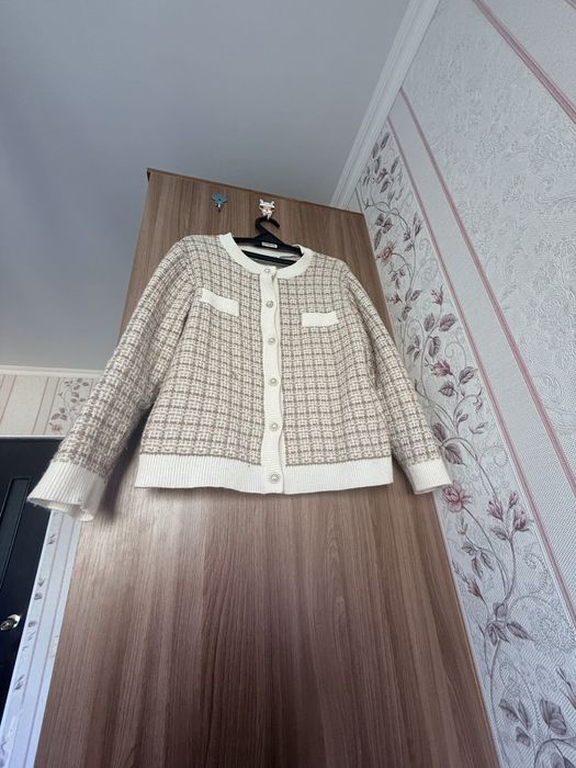 Продаю б/у теплую женскую кофту