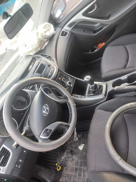 Dezmembrez Hyundai Elantra an 2016, 1.6 benzina, manuala