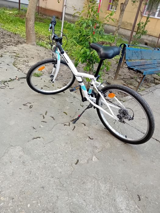 Bicicleta B'twin 24" de vânzare.