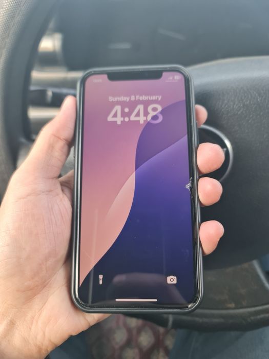 Iphone 11 pro sotiladi hamma yeri ishlidi aybi yoq