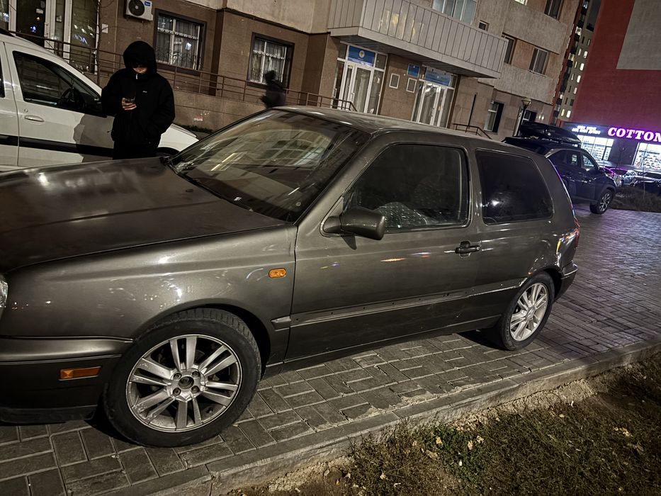 Volkswagen Golf.