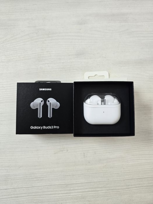 Galaxy Buds 3 Pro + Galaxy Fit 3 подарок