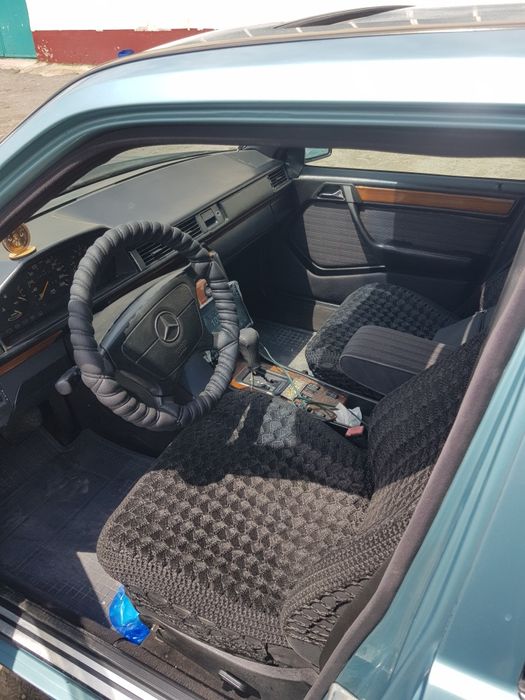 Продам машину Mersedes-bens