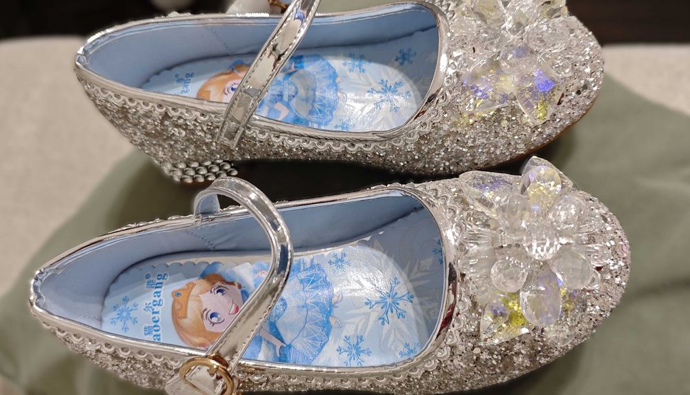 Светеща детска рокля с LED светлини в стил принцеса Жасмин