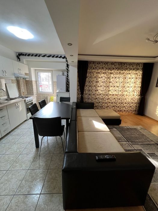 Inchiriez apartament