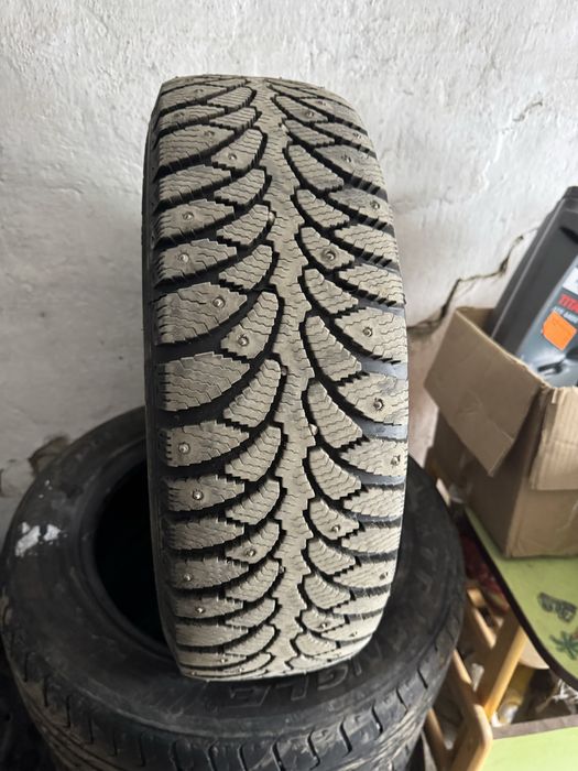Продам шины комплект