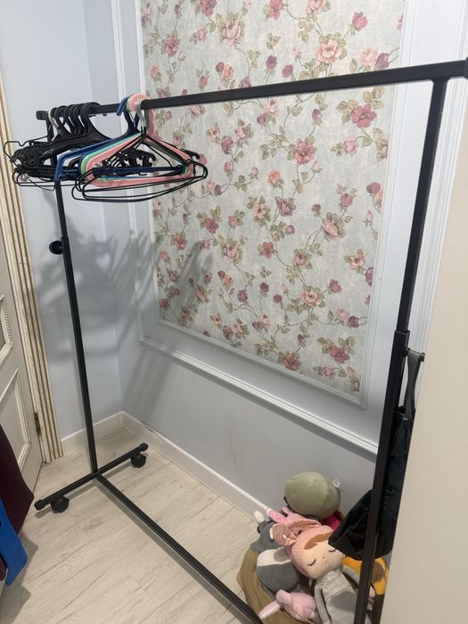 Напольная вешалка