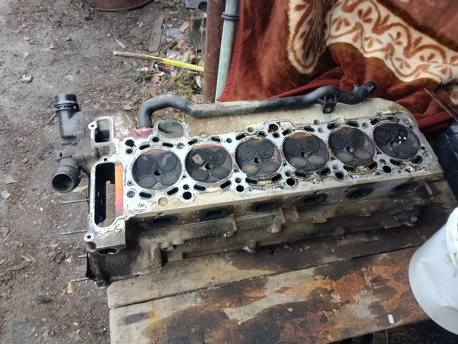 ГБЦ BMW м54 б 2.5 в сборе в хорошем состоянии