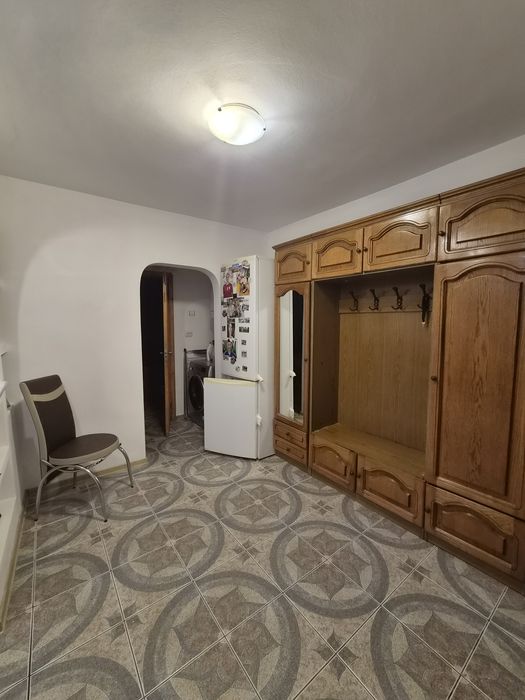 Vând apartament cu două camere mobilat si utilat