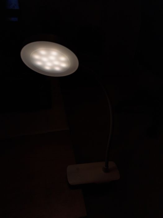 Vand lampa LED cu clema reincarcabila