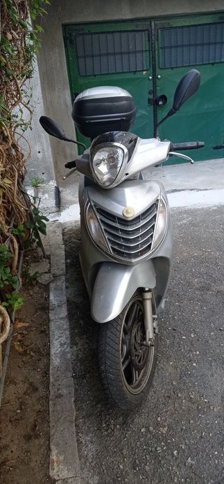 Scuter 125, benzină