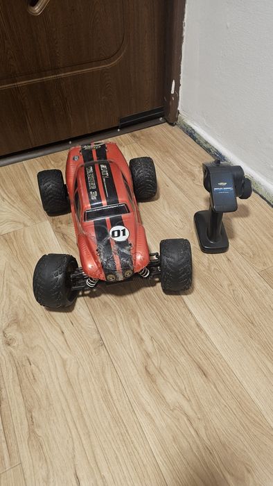 mașină rc 1.8 ,4x4 in stare bună de funcționare