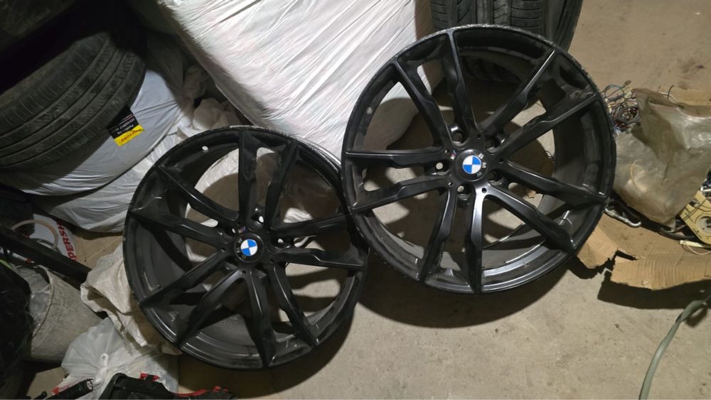Диск с резинами на BMW