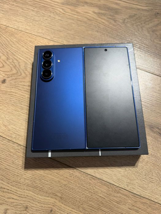 Телефон Samsung Z Fold 7