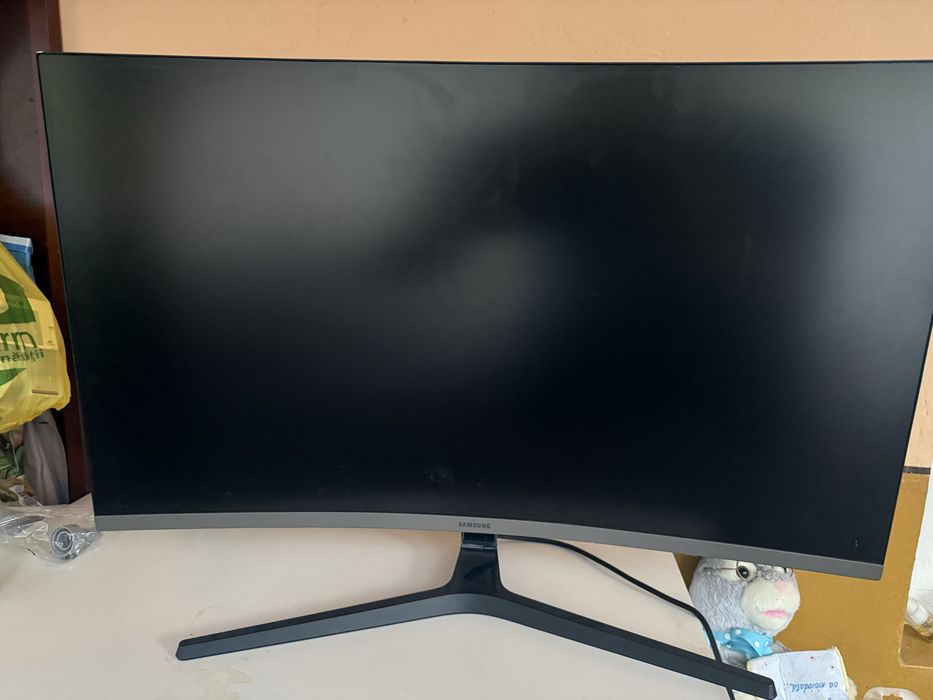Vand monitor samsung 32 Led curbat