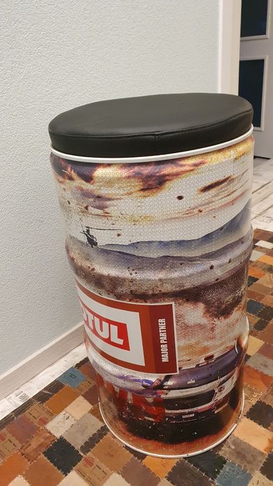 Vând scaun tineret.