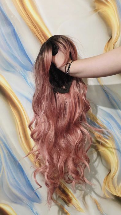 Дамски перуки едно към едно с естественият косъм